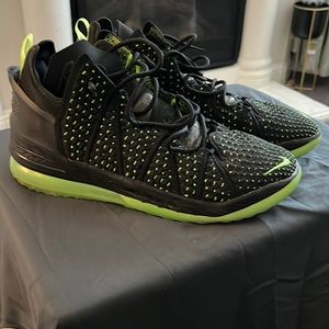 Nike Lebron 18 sneakers
